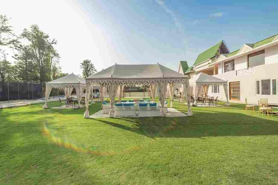 Hotel Executive Club Bareli Zewnętrze zdjęcie
